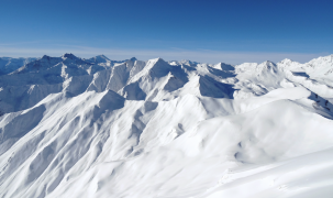 白雪皚皚的山頂 26 列表